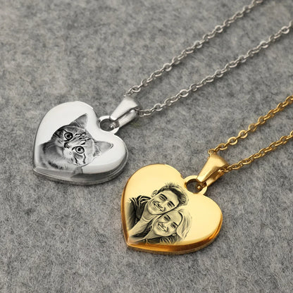 Personalized necklace with heart-shaped image